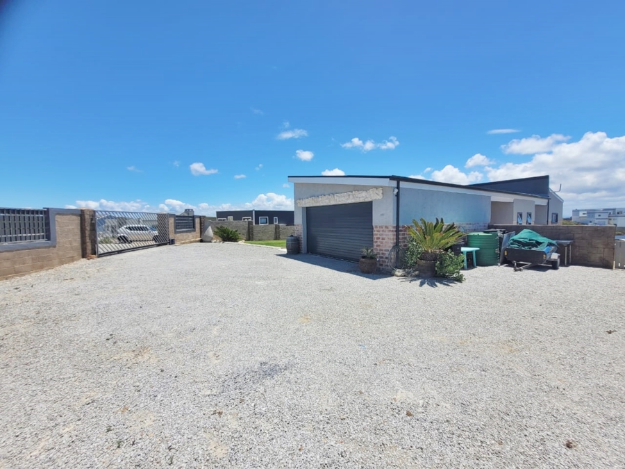 5 Bedroom Property for Sale in Struisbaai Western Cape